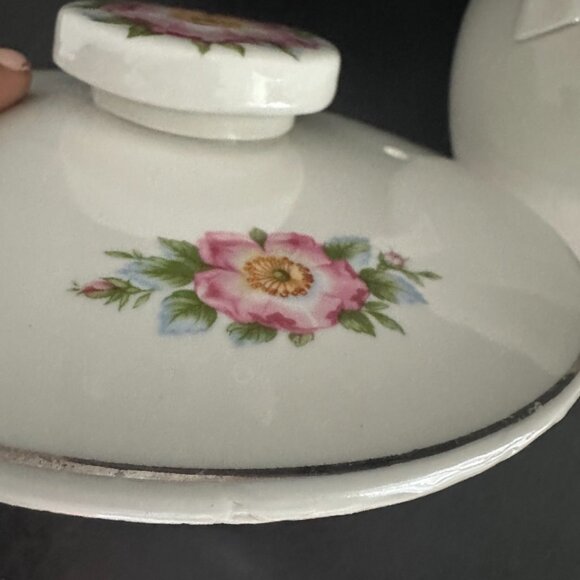 Halls Rose White #658 Casserole stoneware Pot With Lid 1950's - Picture 7 of 7